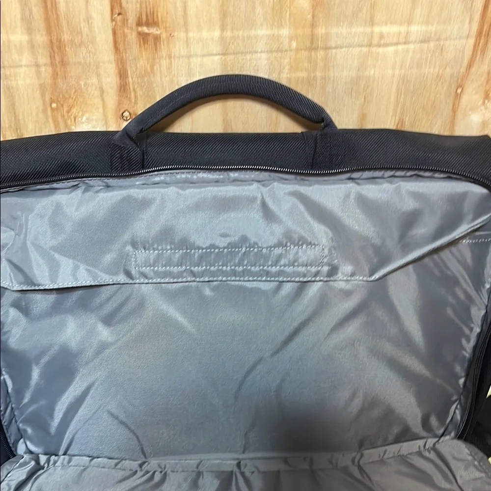 Timbuk2 Black Messenger Bag - Picture 4 of 7